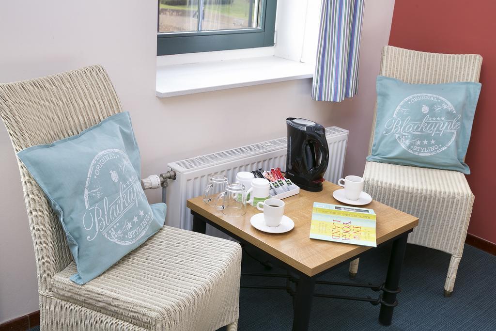 Roompot Hotel Marinapark Volendam Zimmer foto