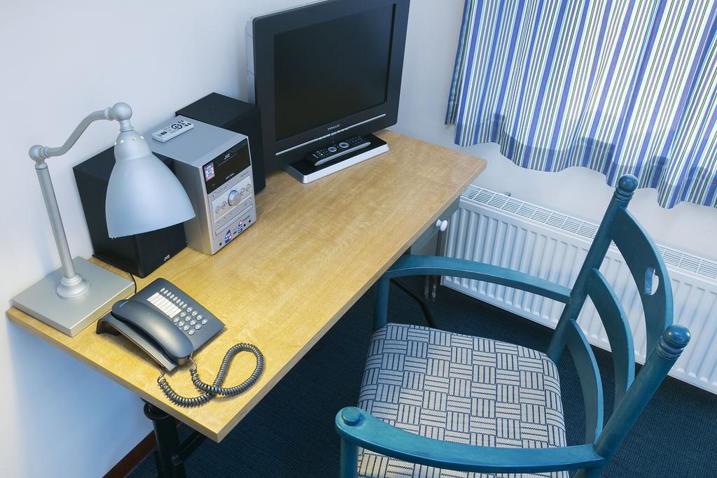 Roompot Hotel Marinapark Volendam Zimmer foto