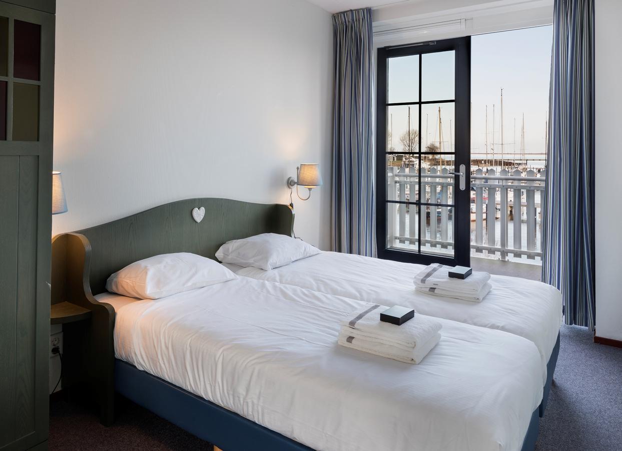 Roompot Hotel Marinapark Volendam Zimmer foto