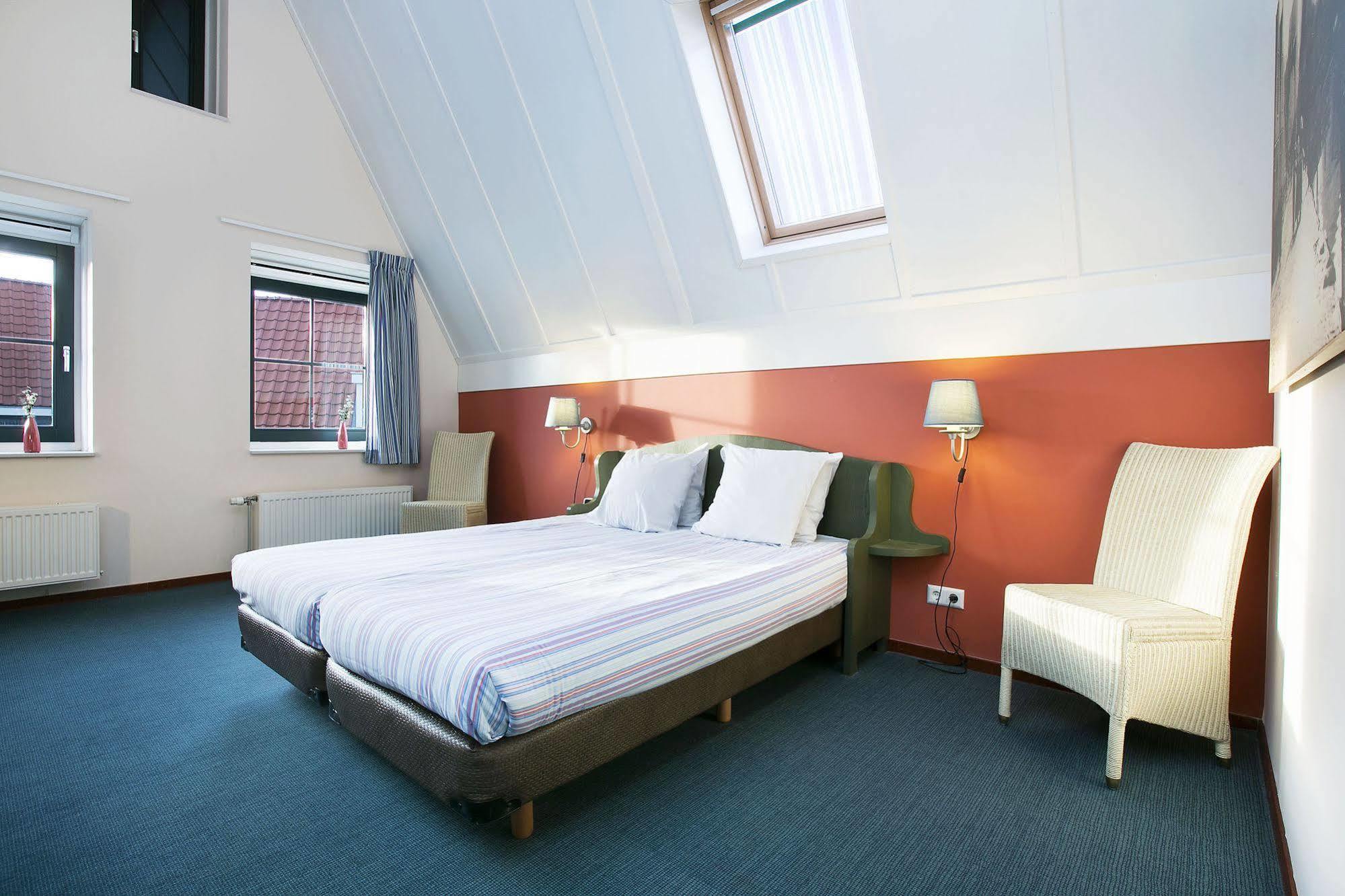 Roompot Hotel Marinapark Volendam Exterior foto